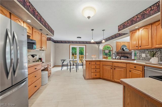 32336 Redwood Boulevard, Avon Lake, OH 44012