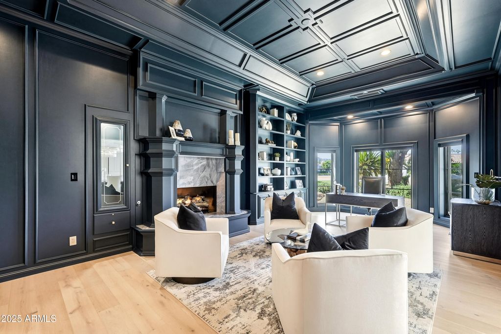 Image 13 of property listing at 8635 N 65TH Street, Paradise Valley, AZ 85253