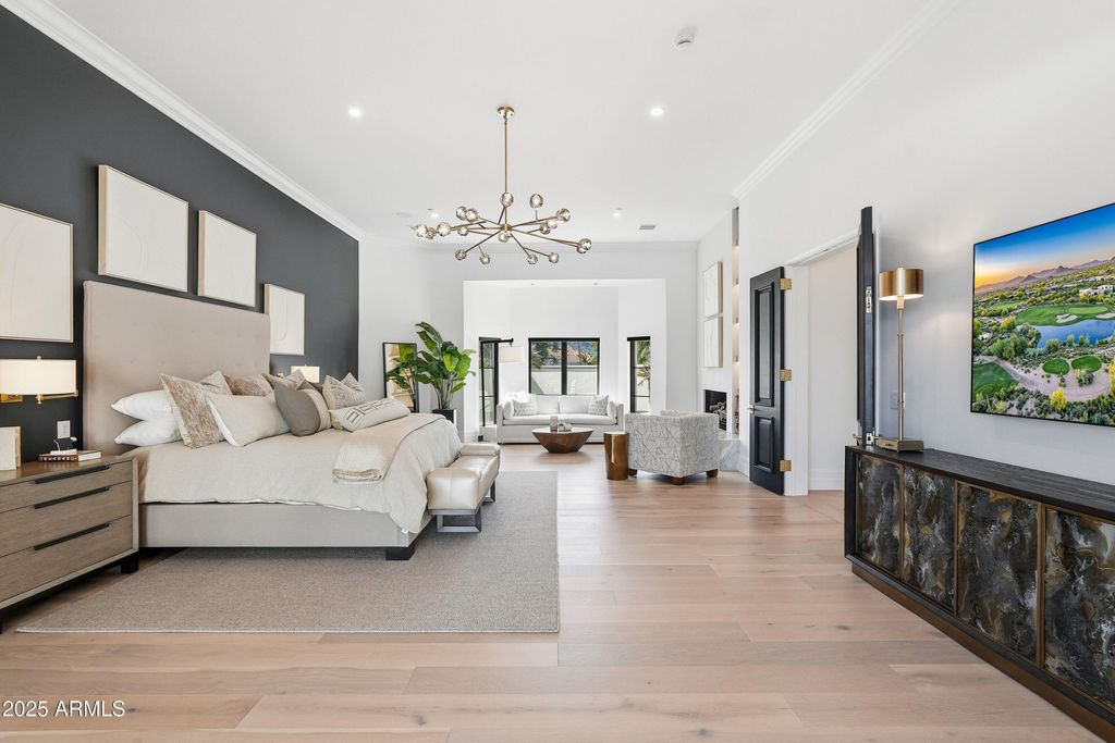 Image 21 of property listing at 8635 N 65TH Street, Paradise Valley, AZ 85253