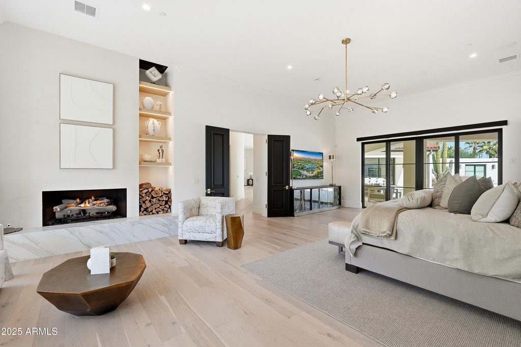 Image 22 of property listing at 8635 N 65TH Street, Paradise Valley, AZ 85253