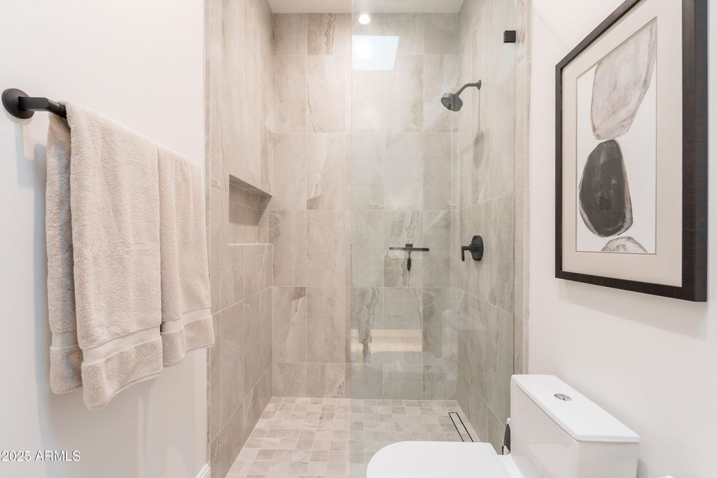 Image 36 of property listing at 8635 N 65TH Street, Paradise Valley, AZ 85253