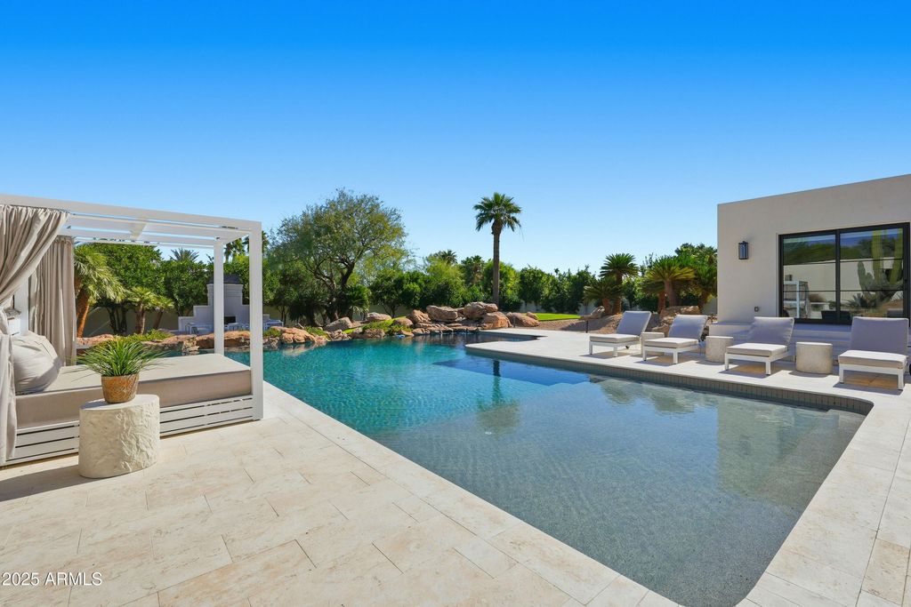 Image 44 of property listing at 8635 N 65TH Street, Paradise Valley, AZ 85253