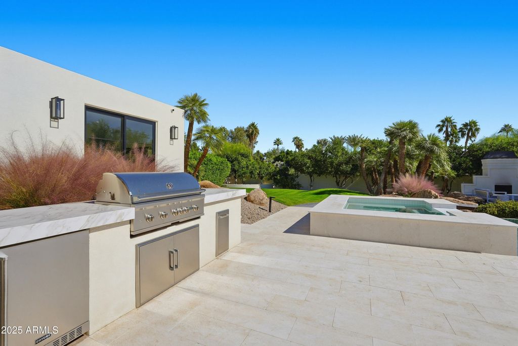 Image 46 of property listing at 8635 N 65TH Street, Paradise Valley, AZ 85253