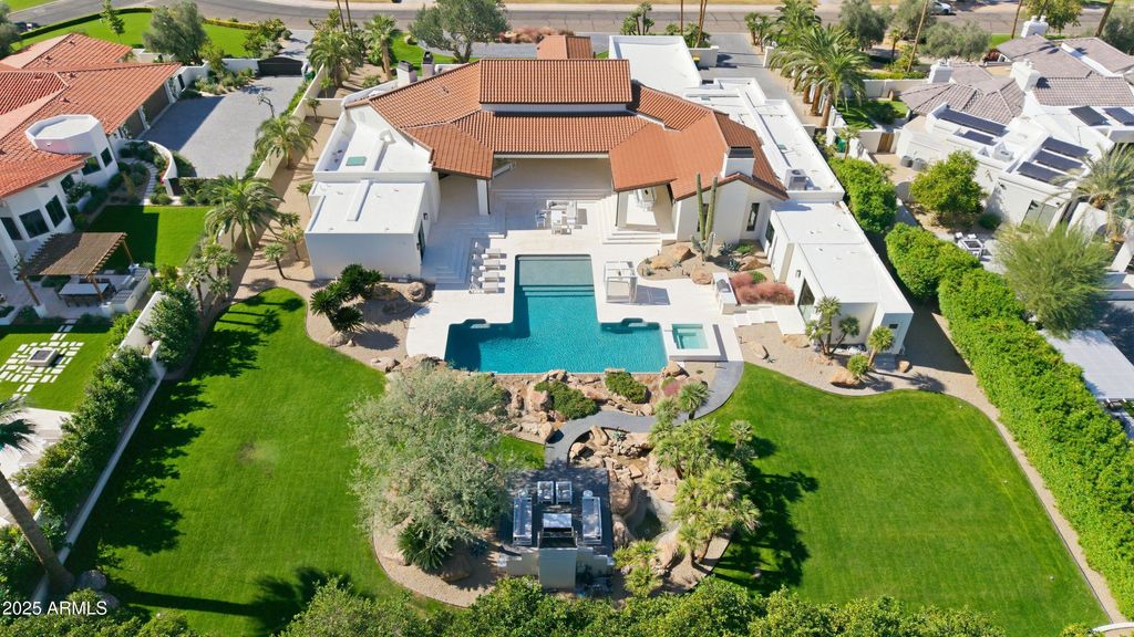 Image 49 of property listing at 8635 N 65TH Street, Paradise Valley, AZ 85253