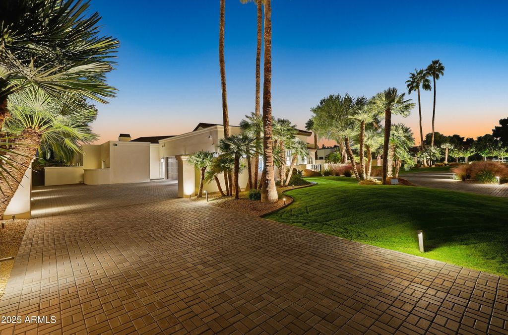 Image 51 of property listing at 8635 N 65TH Street, Paradise Valley, AZ 85253