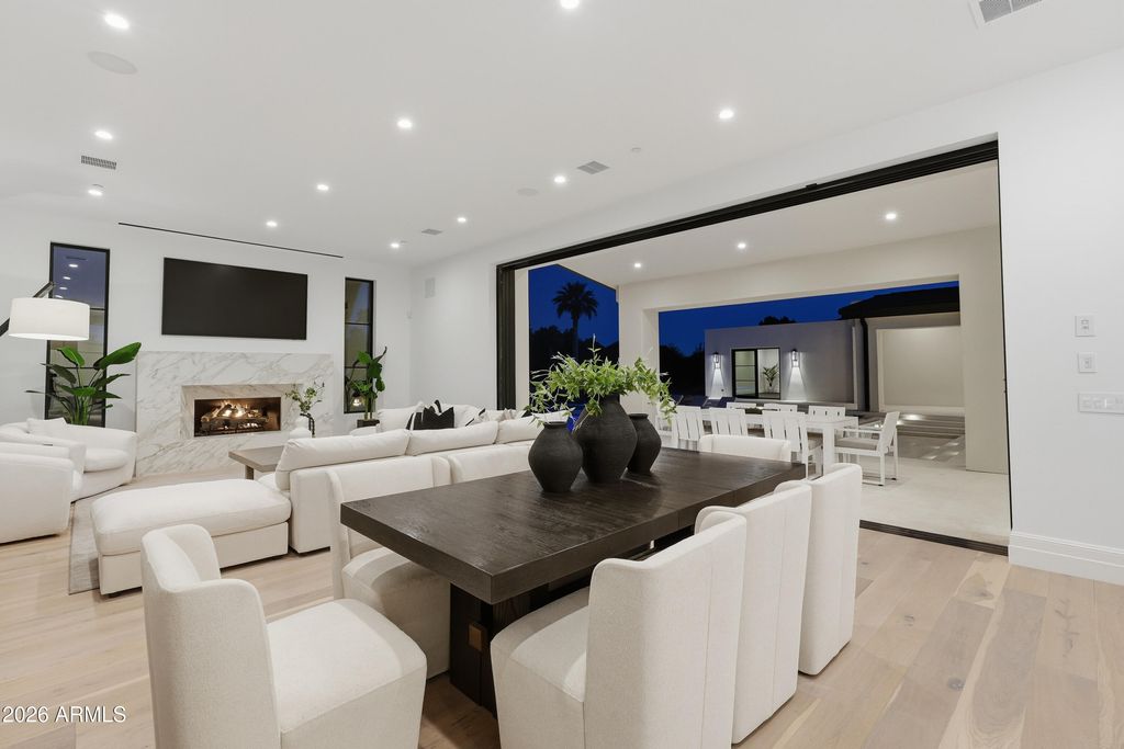 Image 55 of property listing at 8635 N 65TH Street, Paradise Valley, AZ 85253