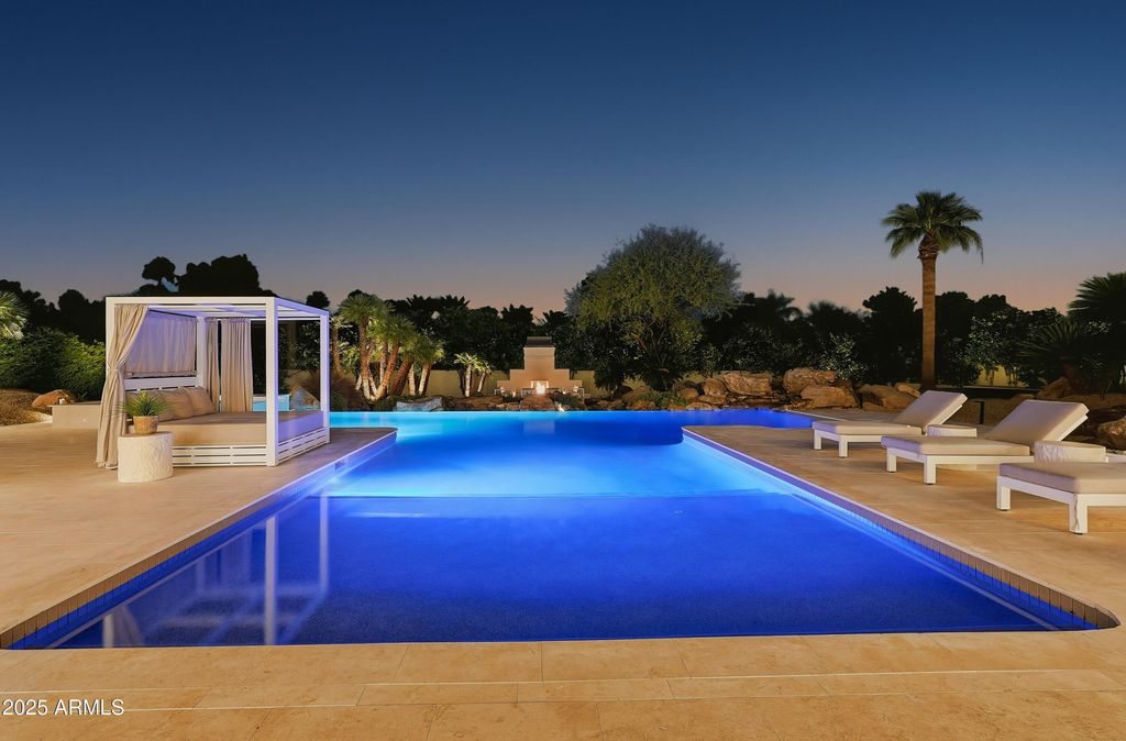 Image 58 of property listing at 8635 N 65TH Street, Paradise Valley, AZ 85253