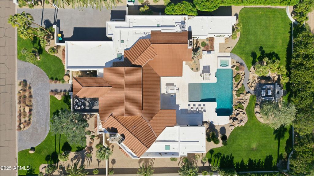 Image 61 of property listing at 8635 N 65TH Street, Paradise Valley, AZ 85253