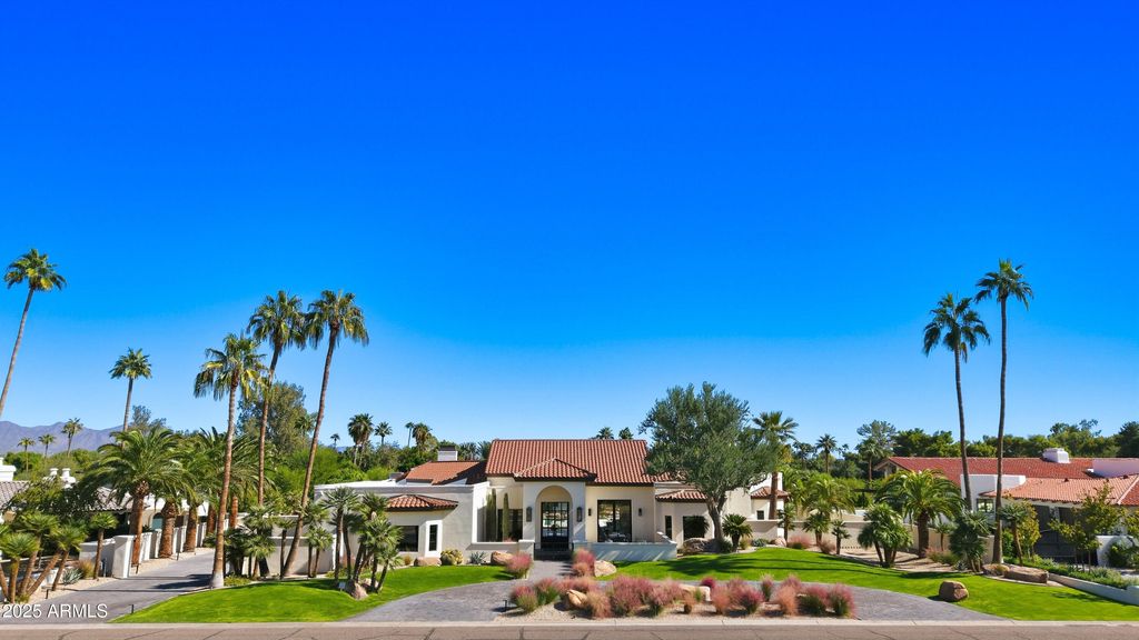 Image 62 of property listing at 8635 N 65TH Street, Paradise Valley, AZ 85253