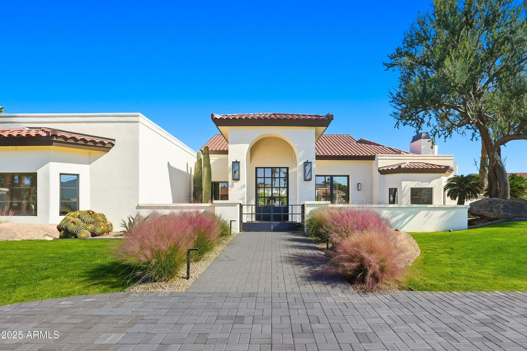 Image 63 of property listing at 8635 N 65TH Street, Paradise Valley, AZ 85253