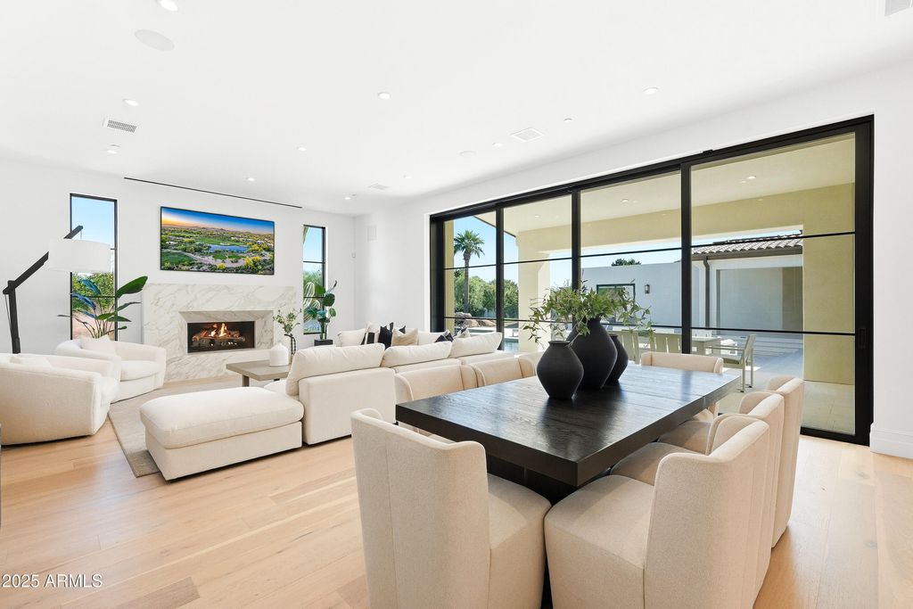 Image 7 of property listing at 8635 N 65TH Street, Paradise Valley, AZ 85253