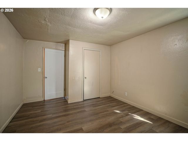 2806 Livingston Sta, Salem, OR 97301