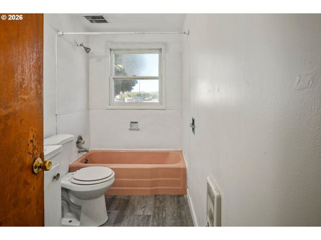2806 Livingston Sta, Salem, OR 97301