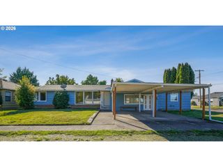 2806 Livingston Sta, Salem, OR 97301