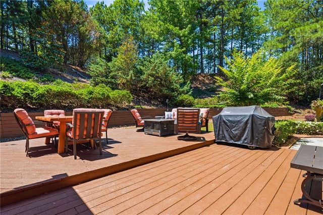 3050 Ridge Oak Drive, Suwanee, GA 30024