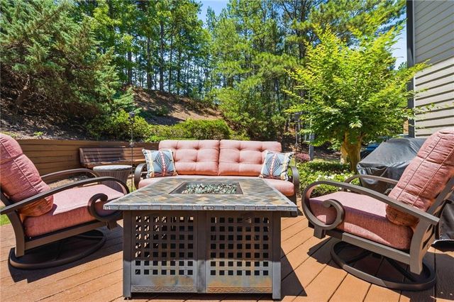 3050 Ridge Oak Drive, Suwanee, GA 30024