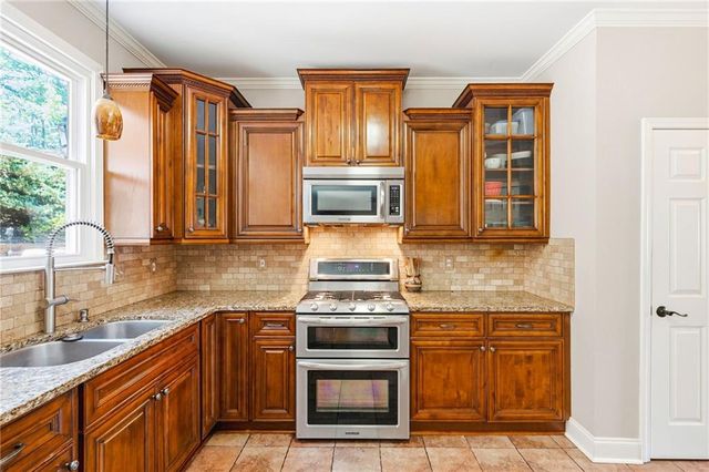 3050 Ridge Oak Drive, Suwanee, GA 30024