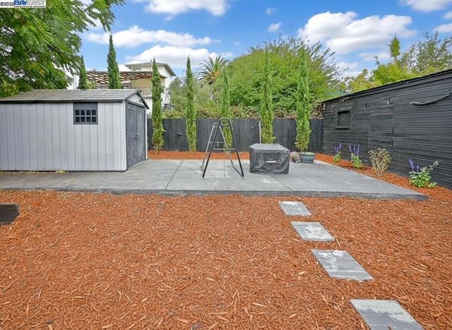 5706 Brookdale Ave, Oakland, CA 94605