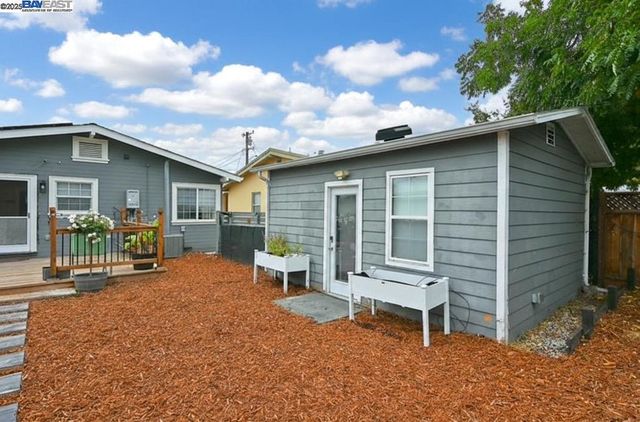 5706 Brookdale Ave, Oakland, CA 94605