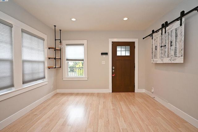 5706 Brookdale Ave, Oakland, CA 94605