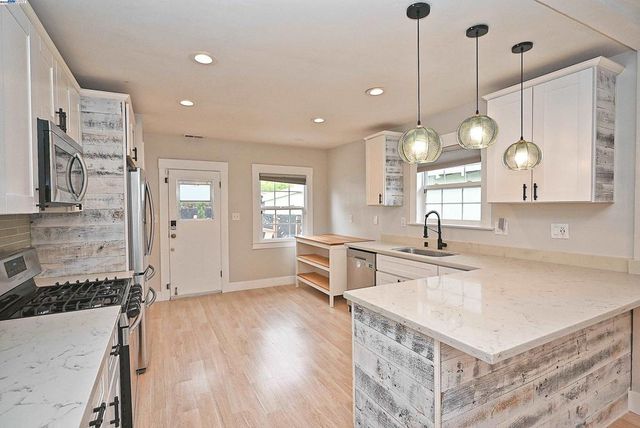 5706 Brookdale Ave, Oakland, CA 94605