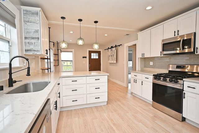 5706 Brookdale Ave, Oakland, CA 94605