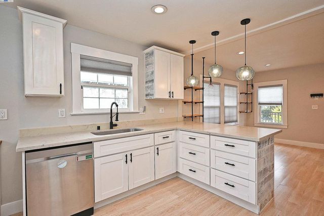 5706 Brookdale Ave, Oakland, CA 94605