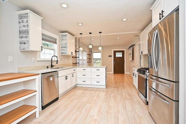 5706 Brookdale Ave, Oakland, CA 94605