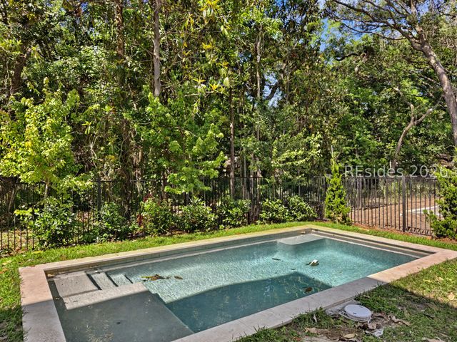 35 Oleander St, Hilton Head Island, SC 29928