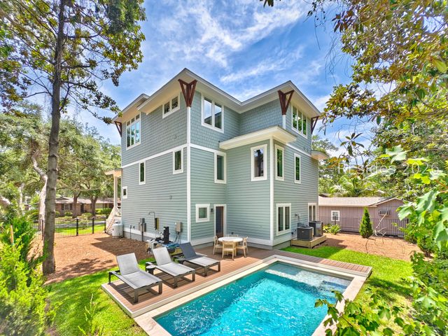 35 Oleander St, Hilton Head Island, SC 29928