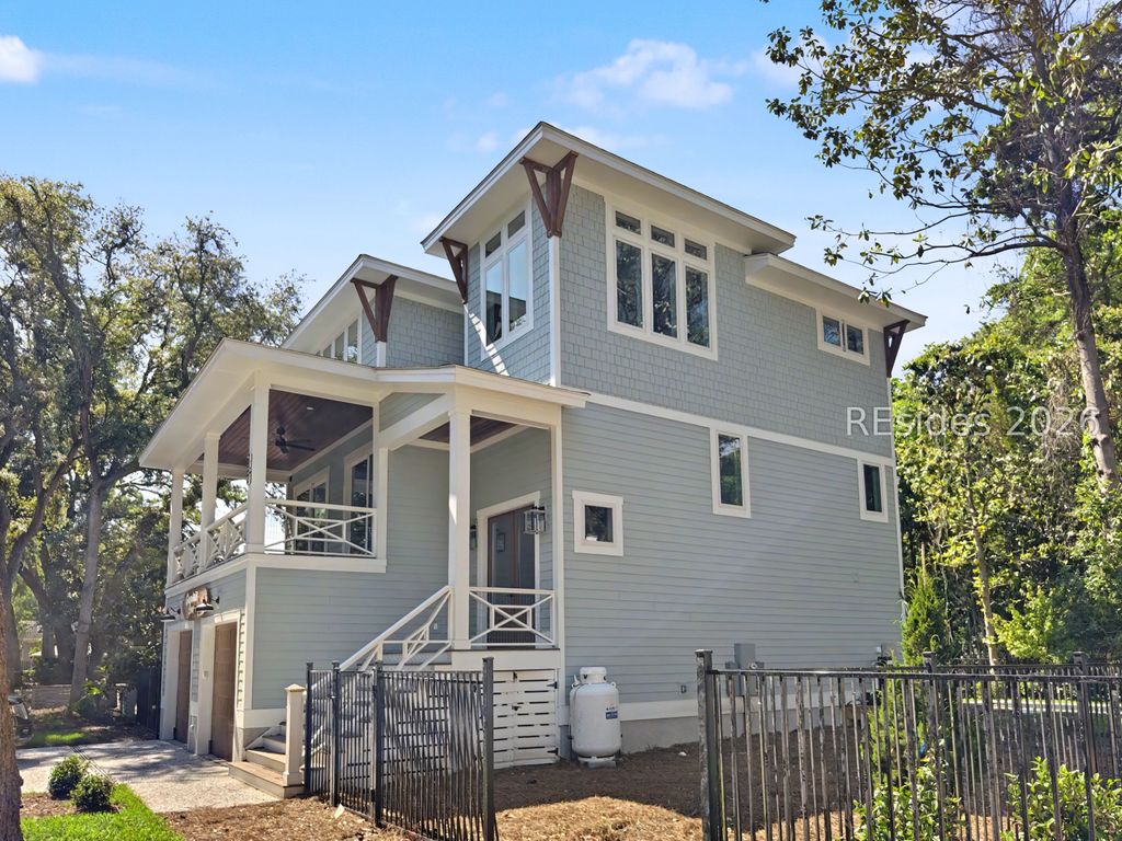 35 Oleander St, Hilton Head Island, SC 29928