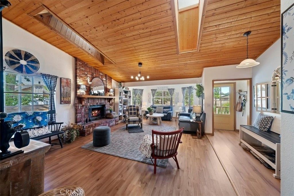 Image 10 of property listing at 41775 Garstin, Big Bear Lake, CA 92315
