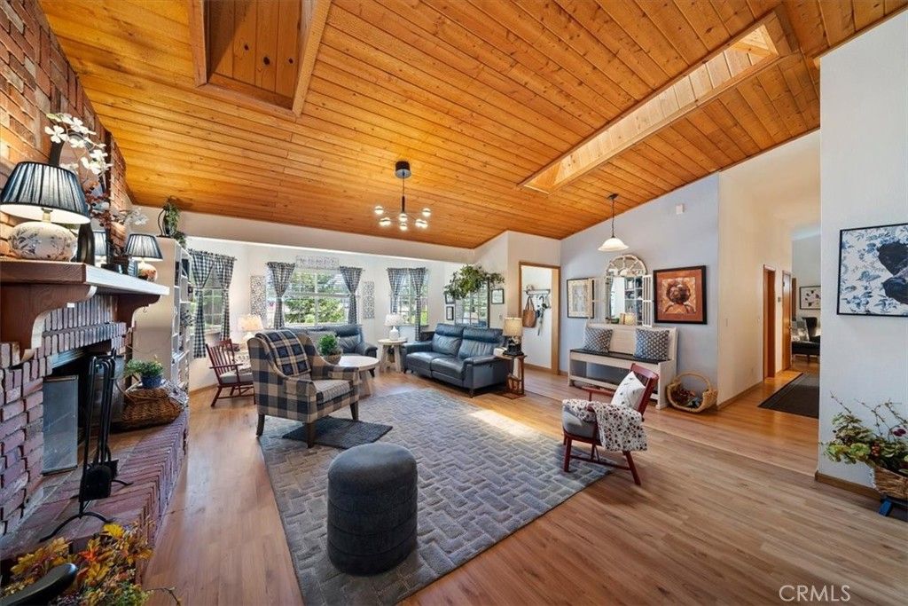 Image 12 of property listing at 41775 Garstin, Big Bear Lake, CA 92315