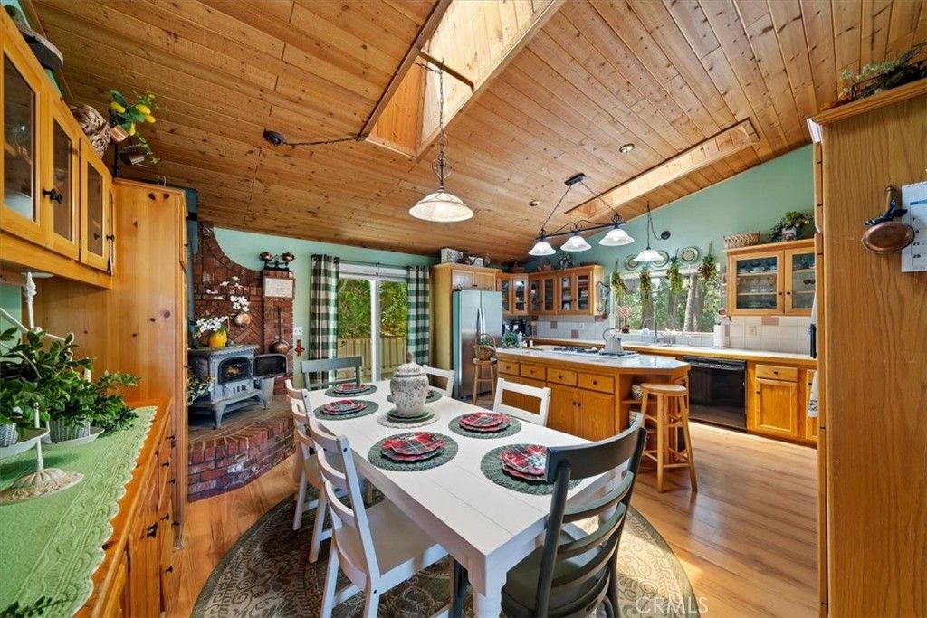 Image 14 of property listing at 41775 Garstin, Big Bear Lake, CA 92315