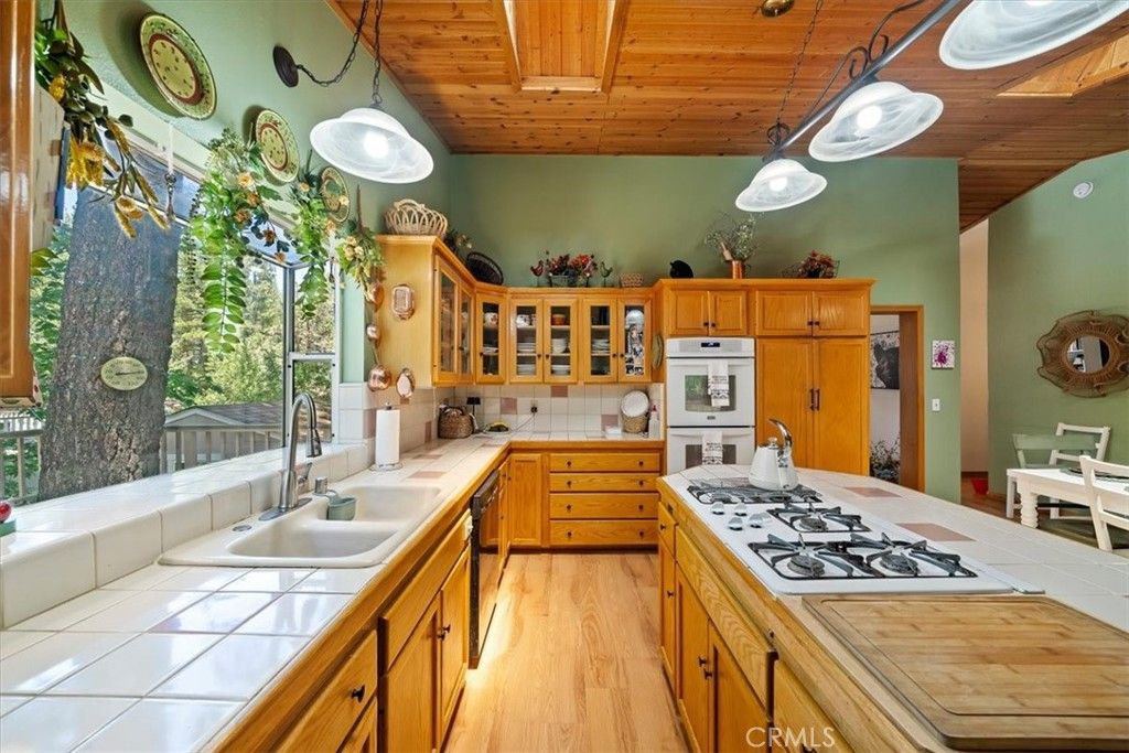 Image 19 of property listing at 41775 Garstin, Big Bear Lake, CA 92315