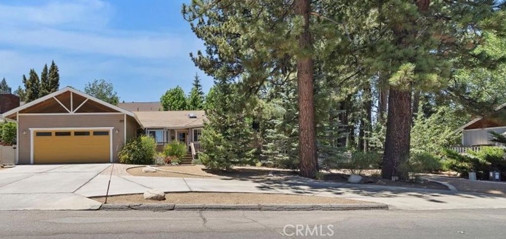 Image 2 of property listing at 41775 Garstin, Big Bear Lake, CA 92315