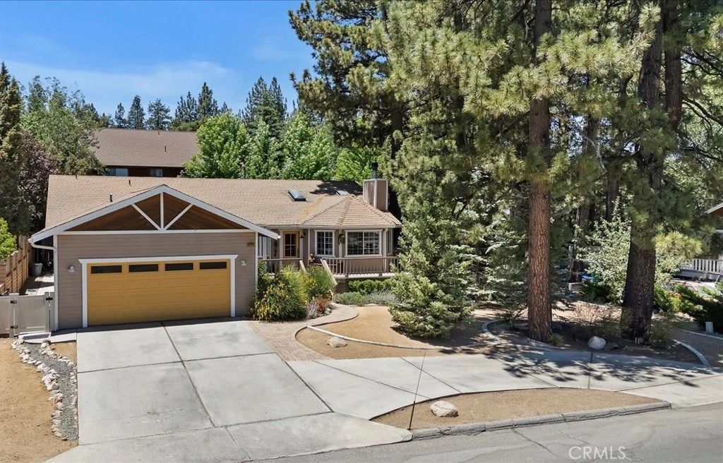 Image 4 of property listing at 41775 Garstin, Big Bear Lake, CA 92315
