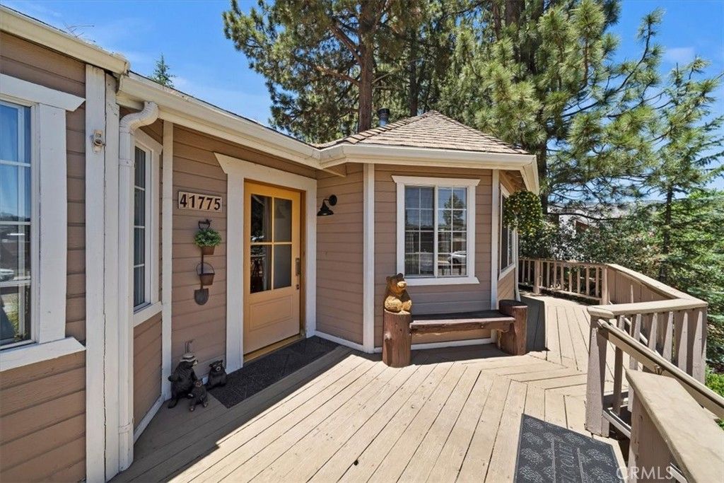 Image 7 of property listing at 41775 Garstin, Big Bear Lake, CA 92315