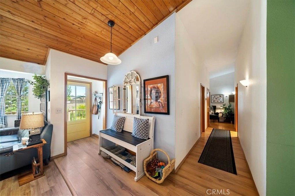 Image 8 of property listing at 41775 Garstin, Big Bear Lake, CA 92315