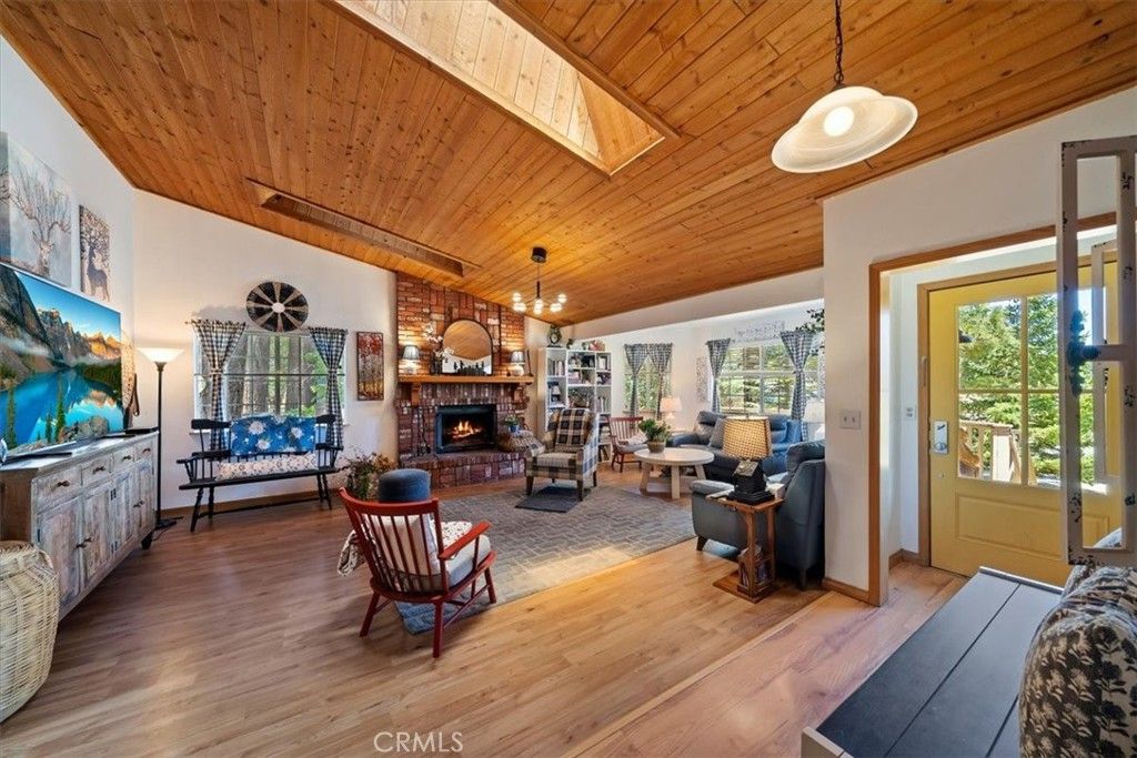 Image 9 of property listing at 41775 Garstin, Big Bear Lake, CA 92315