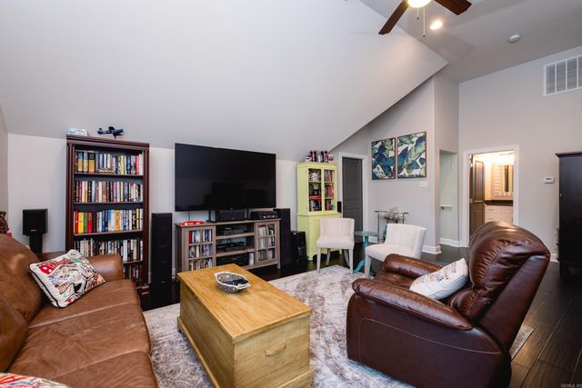 203 Seminole Lane, Maumelle, AR 72113