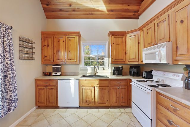 471 Northup Rd, Portland, TN 37148