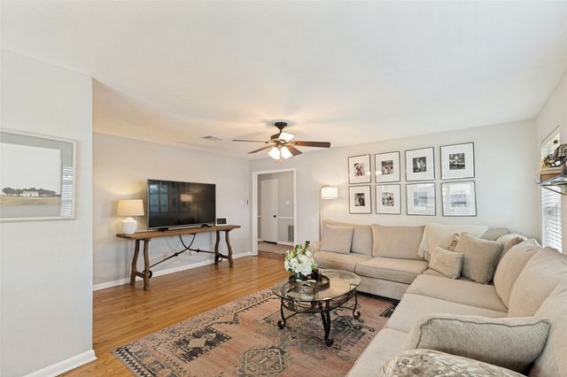 10031 Timberoak Drive, Houston, TX 77080