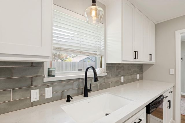 10031 Timberoak Drive, Houston, TX 77080