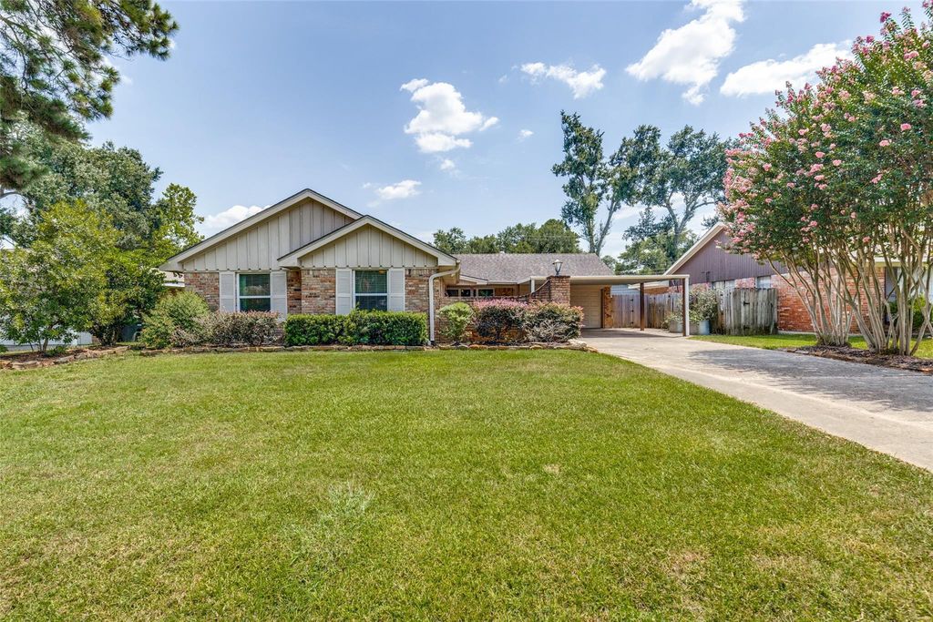 10031 Timberoak Drive, Houston, TX 77080