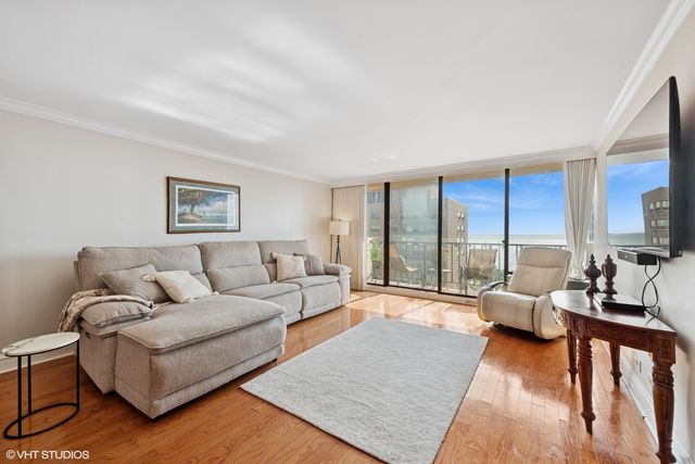 3150 N Sheridan Road 23C, Chicago, IL 60657