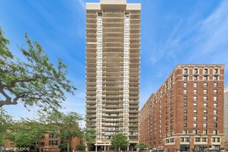 3150 N Sheridan Road 23C, Chicago, IL 60657