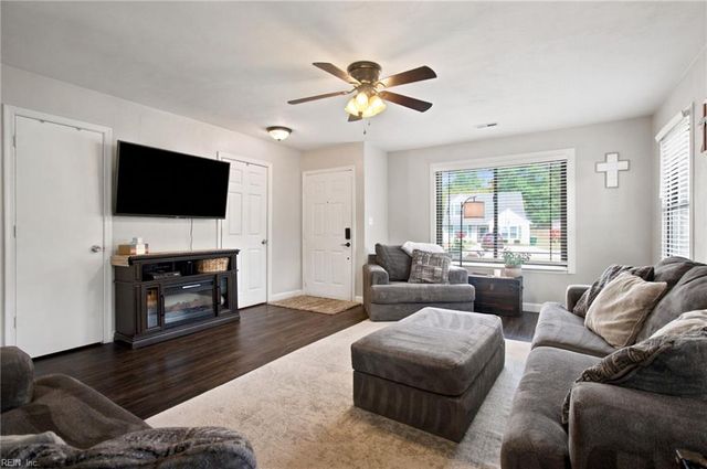 101 Hopemont LN, Suffolk, VA 23434