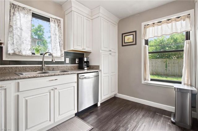 101 Hopemont LN, Suffolk, VA 23434