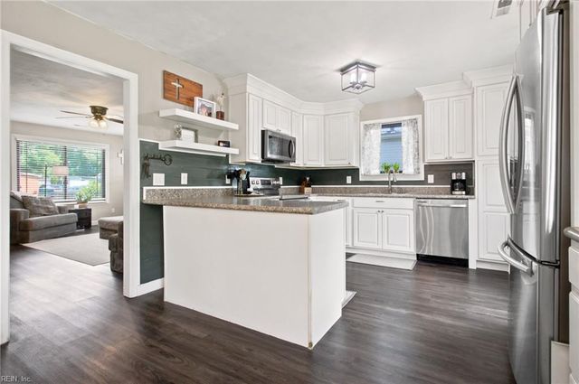 101 Hopemont LN, Suffolk, VA 23434